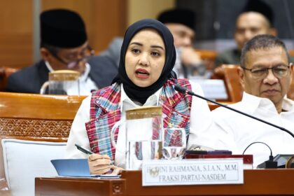 Anggota Komisi VIII DPR RI dari Fraksi Partai NasDem Dini Rahmania dalam Rapat Kerja Komisi VIII DPR20260630203654