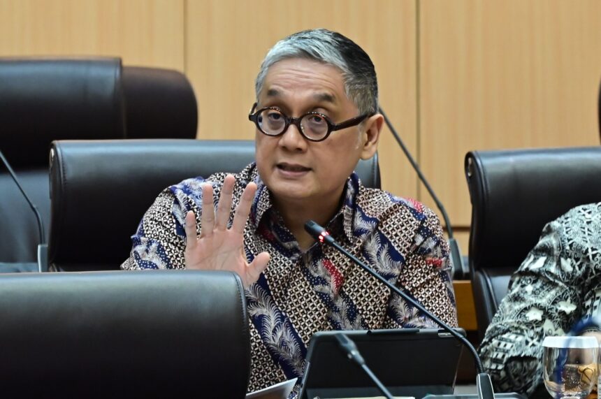 Anggota Komisi VII DPR RI Putra Nababan dalam RDP dan RDPU Komisi VII DPR RI bersama jajaran Kemente20260701193210 1