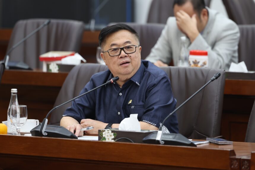 Anggota Komisi VI DPR RI Darmadi Durianto dalam rapat kerja Komisi VI DPR RI bersama Menteri Kopera20260715154603