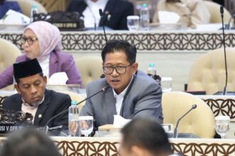 Anggota Komisi V DPR RI Sudjatmiko dalam Rapat Dengar Pendapat RDP bersama Ditjen Perkeretaapian 20260715083357