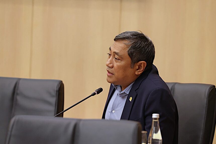 Anggota Komisi XII DPR RI Rokhmat Ardiyan saat audiensi Gerakan Rakyat Menolak Lokasi Pembangunan PL20260707175809
