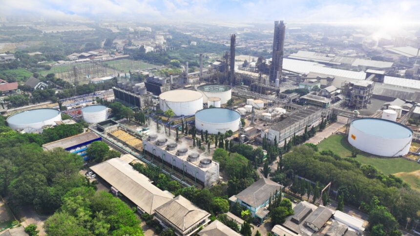 Ilustrasi. Kawasan industri petrokimia Gresik. Foto: petrokimiagresik.com