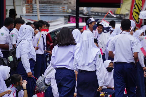 ILUSTRASI ANAK SEKOLAH SMP