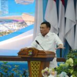 Menteri Koordinator Bidang Politik dan Keamanan (Menko Polkam) Jenderal TNI (Purn) Djamari Chaniago dalam kegiatan “Silaturahmi bersama Forum Koordinasi Pimpinan Daerah (Forkopimda) dan Tokoh Masyarakat Kepulauan Riau” yang diselenggarakan di Markas Kepolisian Daerah Kepulauan Riau, Kota Batam, Jumat (3/7/2026). Foto: Kemenko Polkam
