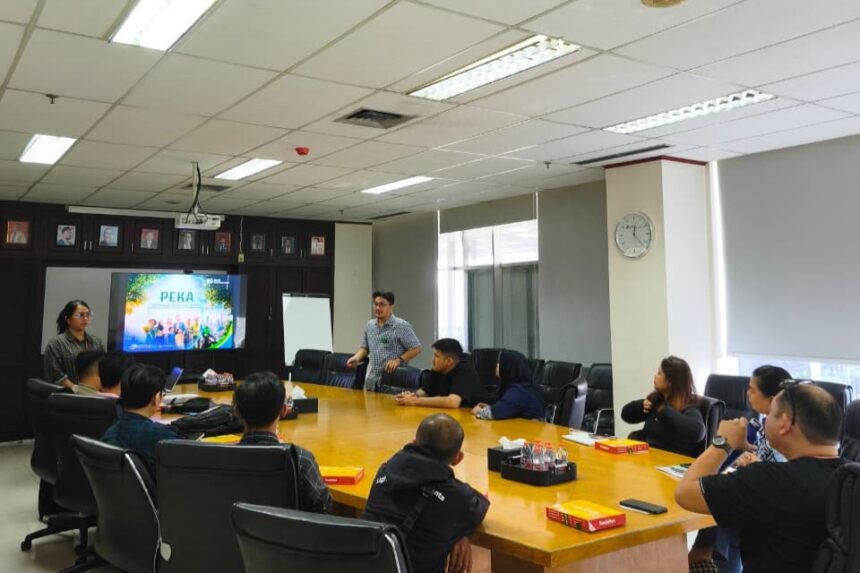 BPJS Ketenagakerjaan Kantor Cabang Jakarta Pluit saat menggelar edukasi bertema "Bijak Mengelola Dana Manfaat Program BPJS Ketenagakerjaan" melalui Program Pemberdayaan Ekonomi dan Kemandirian Berkelanjutan (PEKA). Foto: BPJS Ketenagakerjaan Kantor Cabang Jakarta Pluit