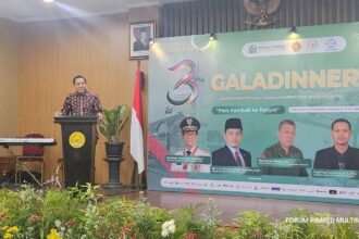 Anggota DPD RI asal Daerah Istimewa Yogyakarta (DIY), Syauqi Soeratno saat memberikan sambutan dalam acara Gala Dinner Hari Ulang Tahun (HUT) ke-3 Forum Pimpinan Redaksi Multimedia Indonesia (FPRMI) yang digelar pada Jumat (17/7/2026). Foto: Forum Pimpinan Redaksi Multimedia Indonesia (FPRMI)