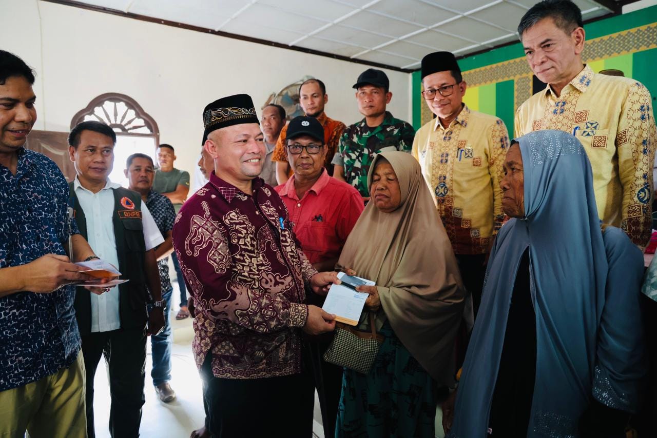 Ayah Wa Raih Pimred Award 2026, Masuk Deretan Tokoh Aceh Penerima Penghargaan Bergengsi 2 Bupati Aceh Utara H. Ismail A. Jalil, S.E., M.M., yang akrab disapa Ayah Wa, akan menerima Pimred Award 2026 kategori Bupati Terbaik Bidang Komunikasi dan Informasi Publik pada malam puncak Hari Ulang Tahun (HUT) ke-3 Forum Pimpinan Redaksi Multimedia Indonesia di Hotel Alana Yogyakarta, Sabtu (18/7/2026) malam. Foto: Ist