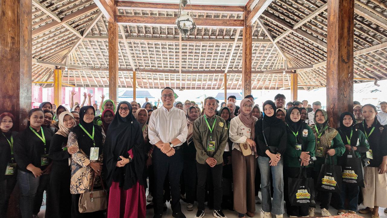 HaiSawit dan BPDP Perkuat UMKM melalui Program Desa Wisata Berbasis Edukasi Pembuatan Gula Merah dari Kelapa di Blitar 2 IMG 20260721 WA0042