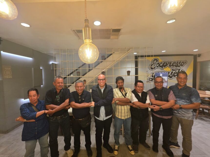 Dewan Pengawas BPJS Ketenaga Kerjaan saat bersama jajaran pengurus koperasi sektor perkebunan. Foto: Dok BPJS Ketenagakerjaan
