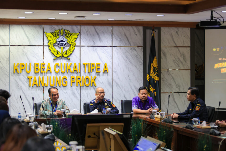 Bea Cukai Tanjung Priok berikan edukasi ekspor-impor bagi mahasiswa Universitas Bina Nusantara (Binus) Alam Sutera. (Istimewa/dok. Bea Cukai Tanjung Priok).