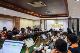 Bea Cukai Tanjung Priok terus memperkuat upaya percepatan arus logistik nasional melalui dua langkah strategis, yaitu percepatan penyelesaian barang longstay dan implementasi mandatory TPS Online. (Istimewa/dok. Bea Cukai Tanjung Priok)