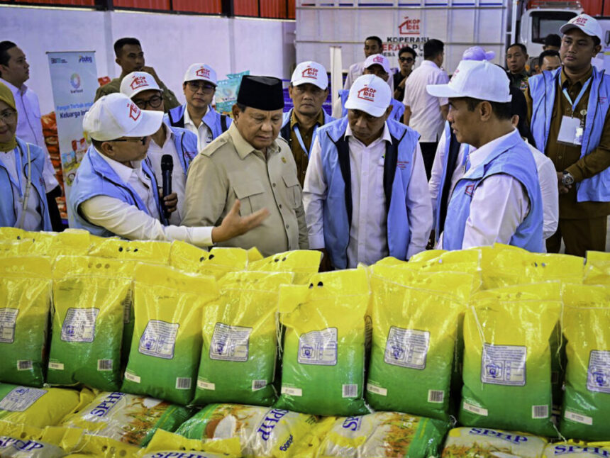 Presiden Prabowo Subianto meresmikan peluncuran kelembagaan Koperasi Desa/Kelurahan Merah Putih (KDMP/KKMP) di Koperasi Desa Merah Putih Bentangan, Desa Bentangan, Kecamatan Wonosari, Klaten, Senin (21/7/2025). Foto: BPMI Setpres
