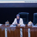 Menkomdigi Meutya Hafid menyampaikan paparan dalam Rapat Koordinasi dan Monitoring Pelaksanaan Perluasan Piloting Digitalisasi Bansos di 43 Kabupaten/Kota di Kantor Kementerian Dalam Negeri, Jakarta Pusat, Selasa (30/06/2026). Foto: Anhar/Komdigi