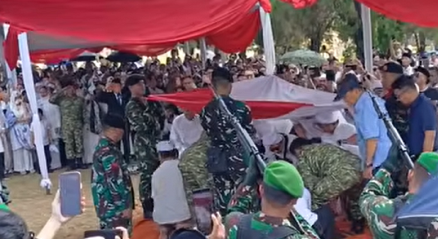 Rachmat Gobel Dimakamkan di TMP Kalibata