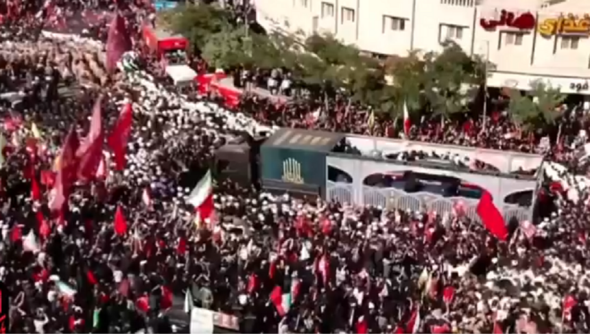 Lautan pelayat memadati Mashhad untuk menghadiri upacara pemakaman terakhir Pemimpin Tertinggi Iran, Ali Khamenei. Foto: Tangkapan video X