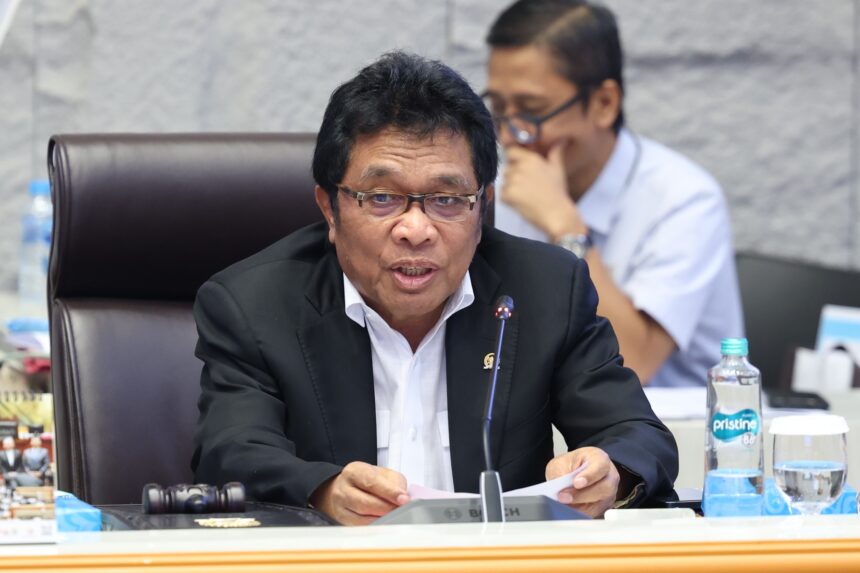 Wakil Ketua Komisi V DPR RI Ridwan Bae saat memimpin Rapat Dengar Pendapat RDP bersama jajaran Ese20260703121149
