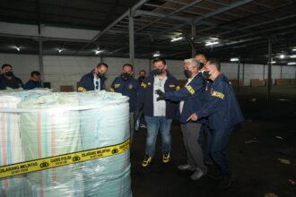 Dittipideksus Bareskrim Polri mengungkap perdagangan bahan kimia berbahaya jenis sianida ilegal. Foto: Dok Dittipideksus Bareskrim Polri