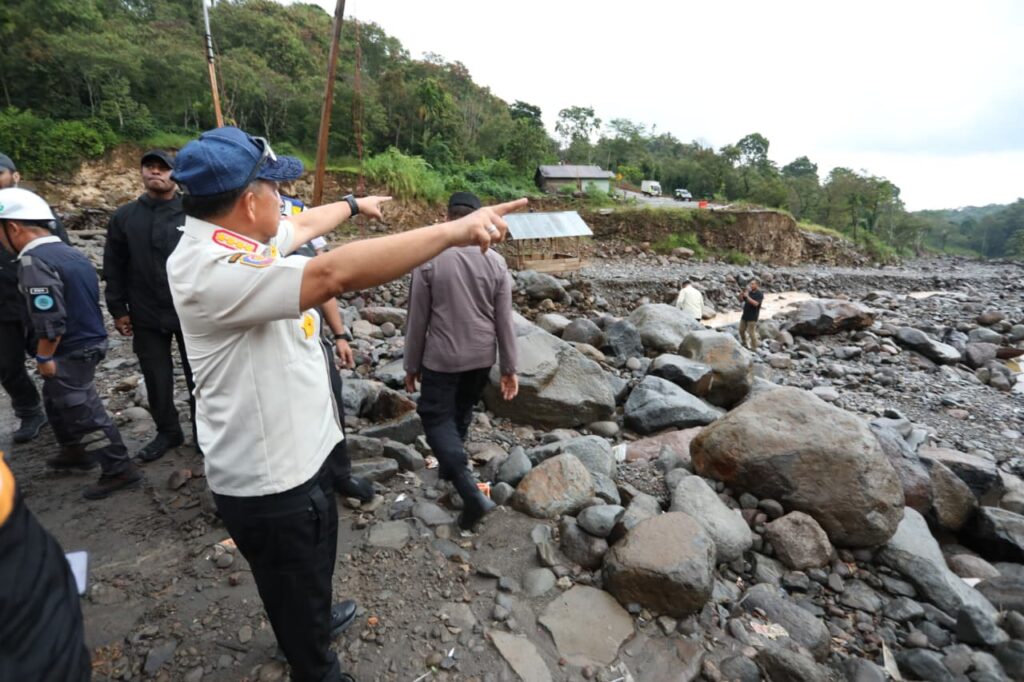 Siapkan Jalur Alternatif, Kasatgas Tito Tinjau Kondisi Jalan Werlah di Bener Meriah 2 WhatsApp Image 2026 07 07 at 20.44.16 2