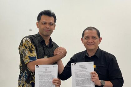 PT Pesonna Optima Jasa (POJ), perusahaan cucu dari Pegadaian jalin kolaborasi dengan PT Trans Optima Perkasa (TOP) guna memperluas akses kepemilikan dan penyewaan kendaraan bagi mitra pengemudi layanan ride-hailing. Foto: Ist
