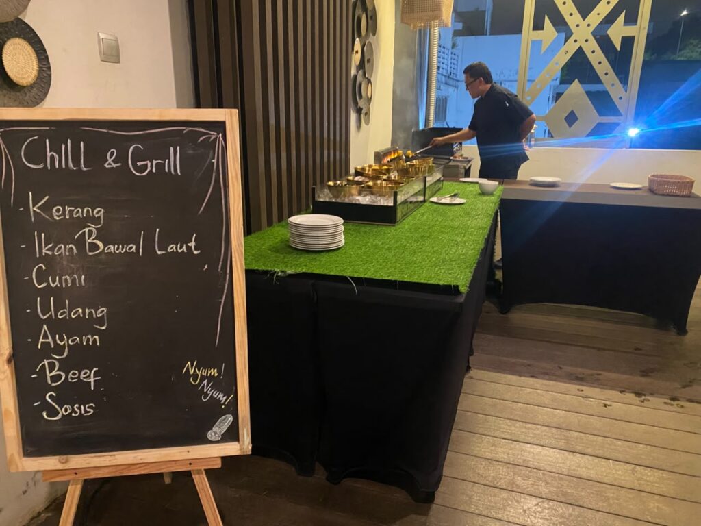 Nikmati Sensasi BBQ Premium dengan Suasana Santai dan Hiburan Live Music di Sotis Hotel Kemang Jakarta 2 Sotis Hotel Kemang Jakarta dengan bangga mempersembahkan Chill & Grill BBQ Dinner. (istimewa/dok. Sotis Hotel Kemang Jakarta).
