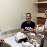 BPJS Ketenagakerjaan Kantor Cabang Jakarta Kebon Sirih terus melakukan pendampingan dan kunjungan kepada peserta RTW yang sedang menjalani perawatan di RS Islam Jakarta Cempaka Putih. Foto: Ist