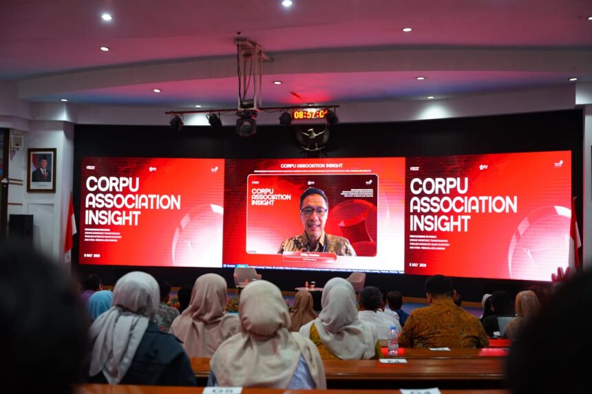 Direktur Human Capital Management Telkom Willy Saelan menyampaikan keynote speech secara daring pada forum CorpU Association Insight di Telkom Corporate University, Bandung, Kamis (9/7). Melalui forum ini, Telkom CorpU mendorong kolaborasi lintas organisasi untuk memperkuat ekosistem pengembangan talenta yang adaptif, terintegrasi, dan berorientasi pada dampak melalui pemanfaatan Artificial Intelligence (AI). Foto: Telkom Indonesia