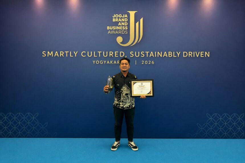 Ely Iwan Kurniawan, Atom Sharp Cabang Yogya menerima penghargaan Jogja Brand and Business Awards