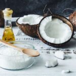 Ilustrasi. VCO minyak kelapa. Foto: tijana drndarski / pexels.