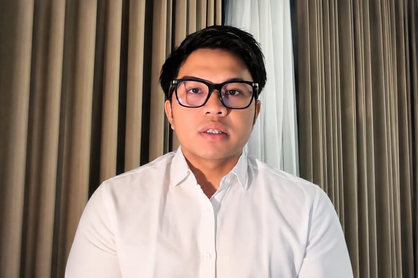 Bigmo menyampaikan permintaan maaf usai diduga memberikan vape kepada anak di bawah umur dalam siaran langsung. Foto: Tangkapan layar TikTok @badguymo_