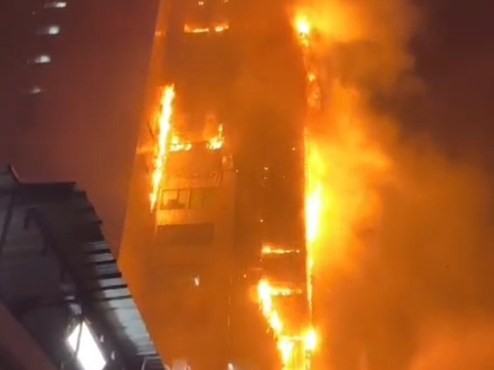 Kebakaran gedung Bapenda DKI Jakarta, Jumat (7/8/2026) malam.(Foto istimewa)