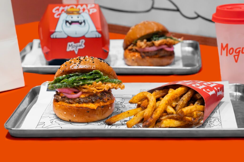 Chef Archie Prameswara Hadirkan Rembiga Burger Bersama MOGUL, Membawa Cita Rasa Lombok ke Dalam Burger Premium 2 MOGUL menghadirkan menu kolaborasi terbaru bersama Chef Archie Prameswara melalui Rembiga Burger. (Istimewa/dok. MOGUL).