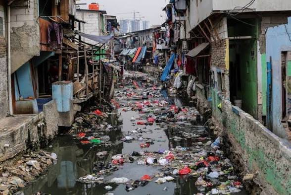 kawasan kumuh jakarta
